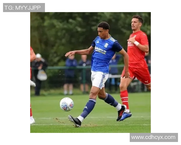 揭秘足球明星社交恐惧症背后的真实故事与心理挑战